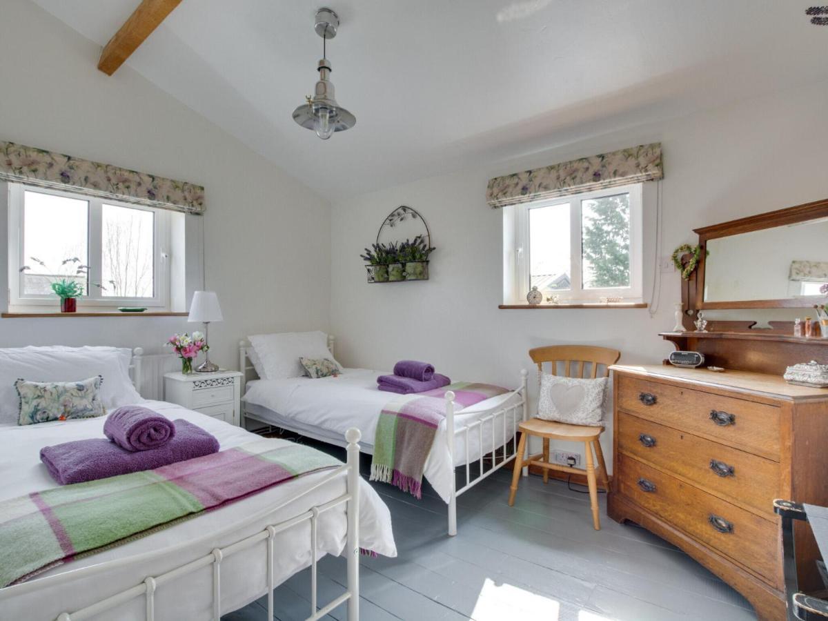 Charming Holiday Home In Cranbrook Kent With Garden Newenden Room photo